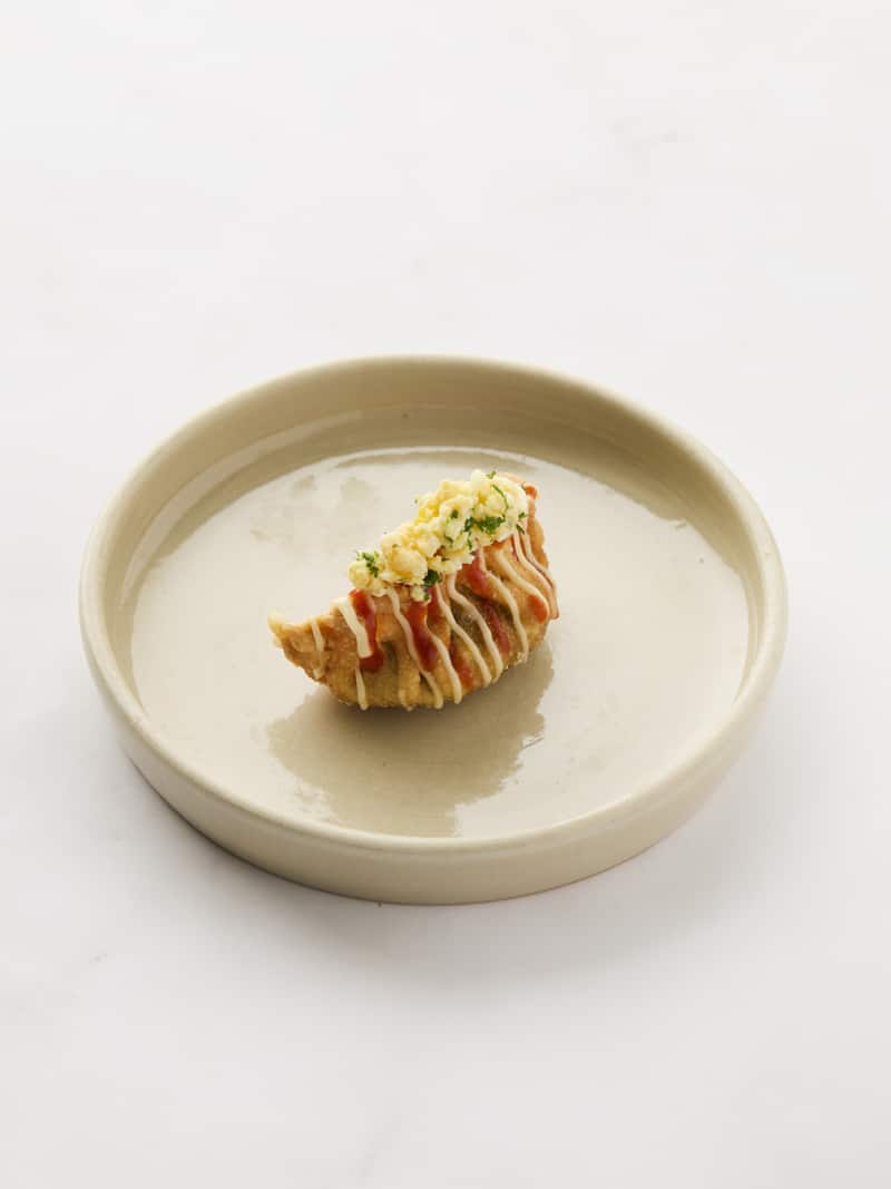 Gyoza van groene asperge, shiitake en kaffir-limoenblad